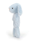 Hochet Bashful Blue Bunny Ring Rattle Jellycat, de profil