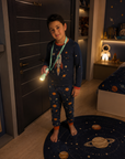 Glowy bleue MOB rechargeable en USB-C, compagne des voyages et des nuits chez les grands-parents