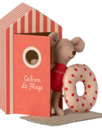 Beach mice Little sister in Cabin de Plage