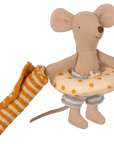 Beach mice Little brother in Cabin de Plage