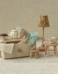 Dance mouse in daybed, Little sister