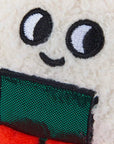 Détail brodé de la mini peluche Yuki Sweet Buddies OMY