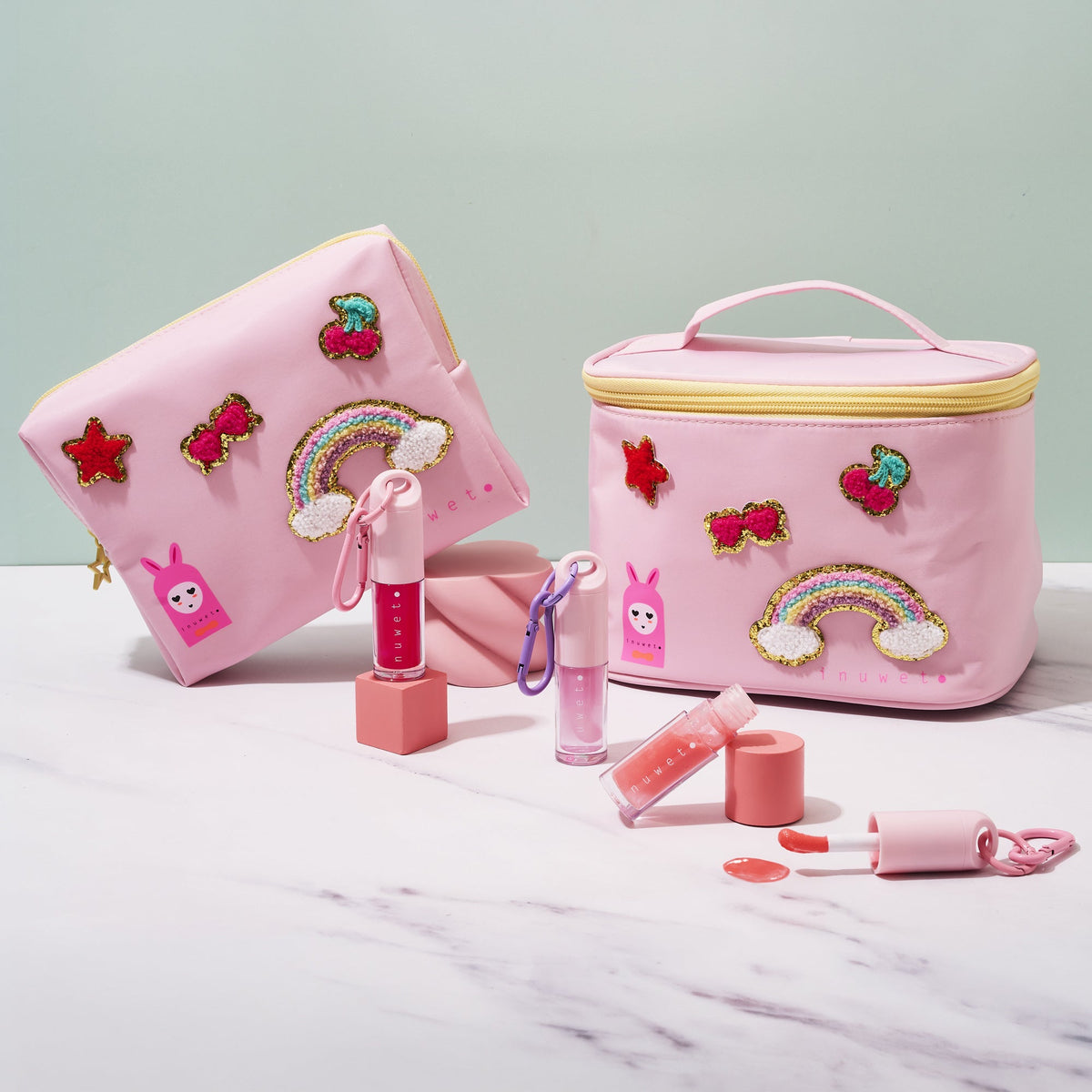 Trousse de toilette enfant Inuwet collection Merry Cherry, vendue vide, à remplir de soins