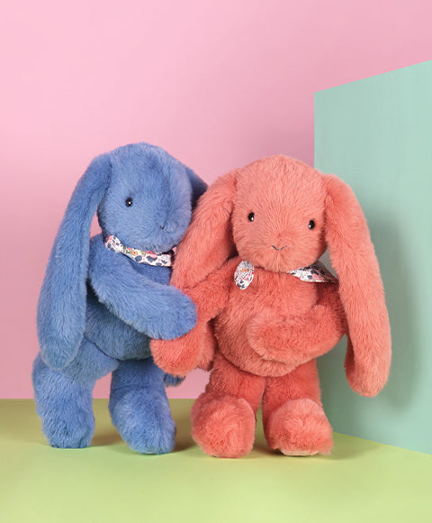 Peluche Lapin Fleurette bleu 35 cm – idéal en cadeau de naissance