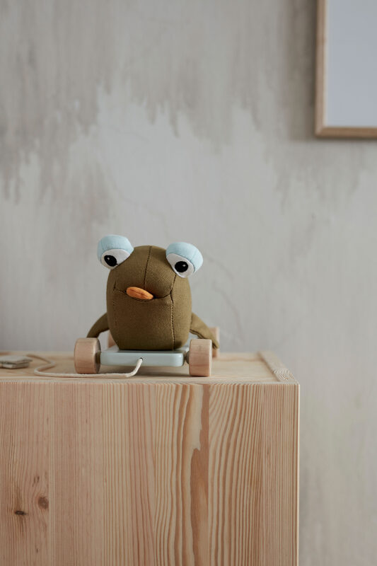 NEO pull-along frogfish Otto