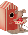 Beach mice Little sister in Cabin de Plage