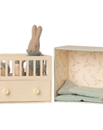 Chambre de bébé avec micro lapin