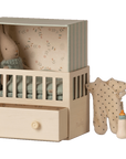 Chambre de bébé avec micro lapin